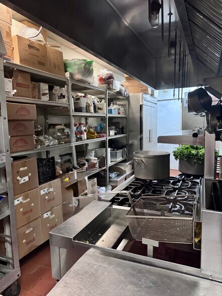 More Photos Of 254 W Los Angeles Ave, Moorpark Restaurant For Lease