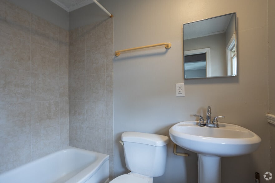 More Photos Of 532 Townsend St, Lansing Apartments For Sale