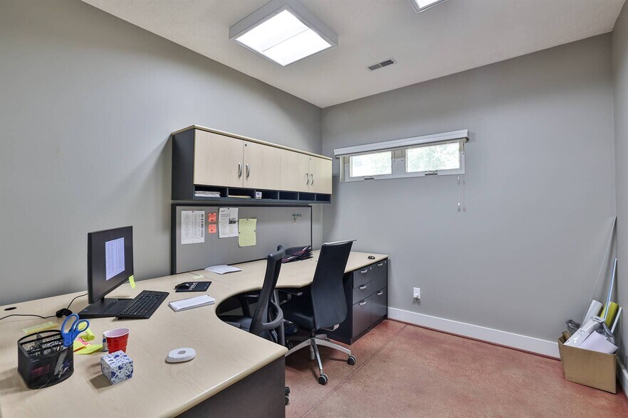 More Photos Of 4450 Monroe St, Hooven Truck Terminal For Sale