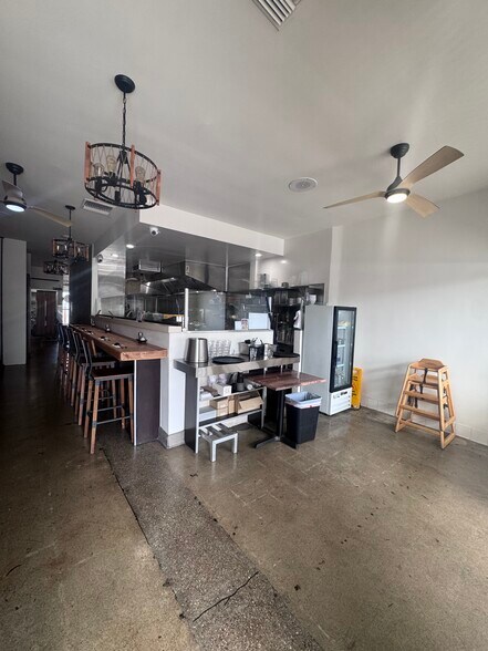 More Photos Of 349 N La Cienega Blvd, Los Angeles Restaurant For Lease