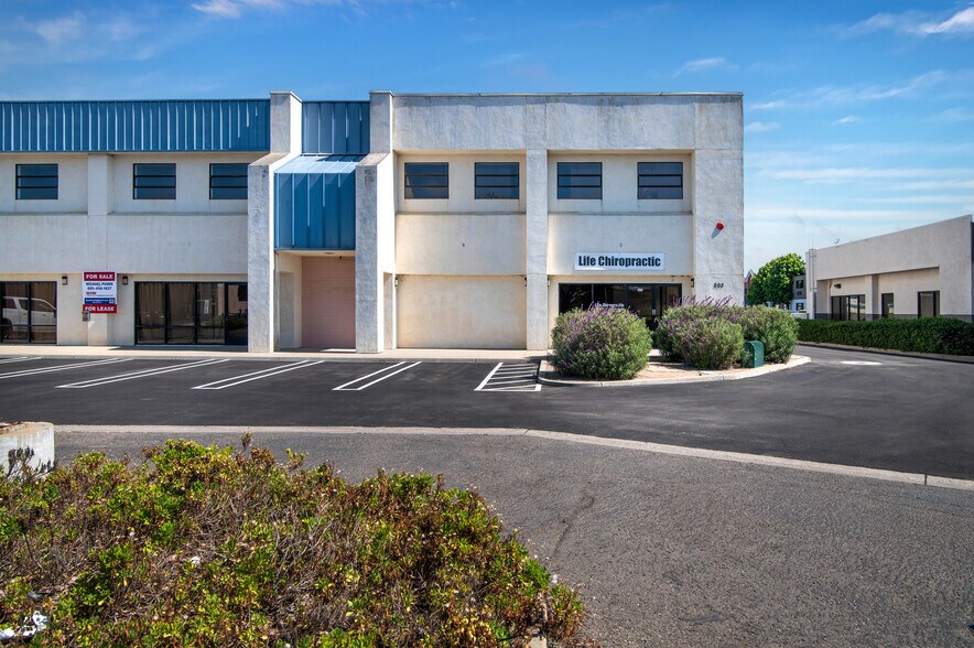 More Photos Of 203-205 W Central Ave, Lompoc Loft Creative Space For Sale