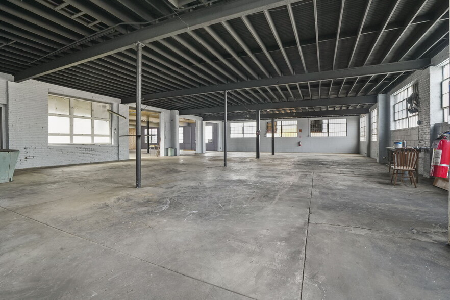 Primary Photo Of 47 W Gates St, Columbus Warehouse For Lease