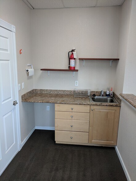 More Photos Of 123-151 12th St SW, Loveland Manufacturing For Sale