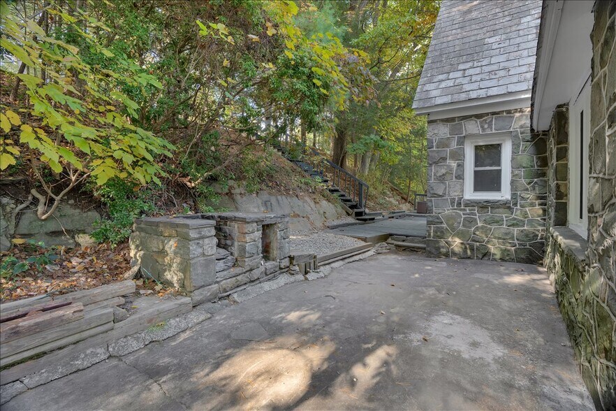 More Photos Of 5951 Milford Rd, East Stroudsburg Specialty For Sale