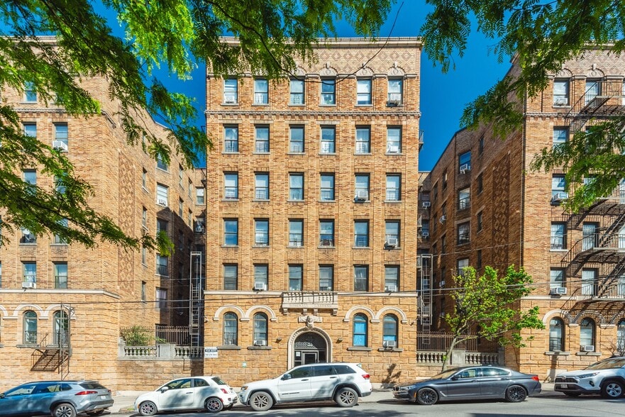 More Photos Of 2300 Sedgwick Ave, Bronx Apartments For Sale