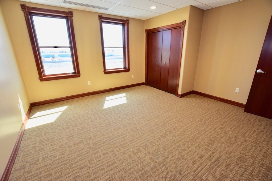 More Photos Of 401 W Villard St, Dickinson Storefront For Lease