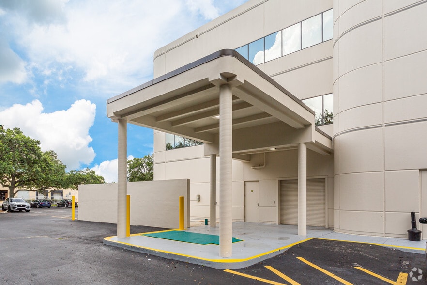 More Photos Of 14361 Commerce Way, Miami Lakes Office For Lease