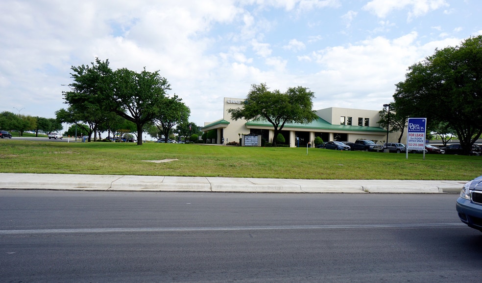 More Photos Of 1111 N Interstate 35, Round Rock Office For Lease