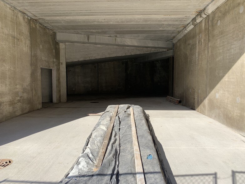 More Photos Of 2252 S Canal St, Chicago Storefront For Lease