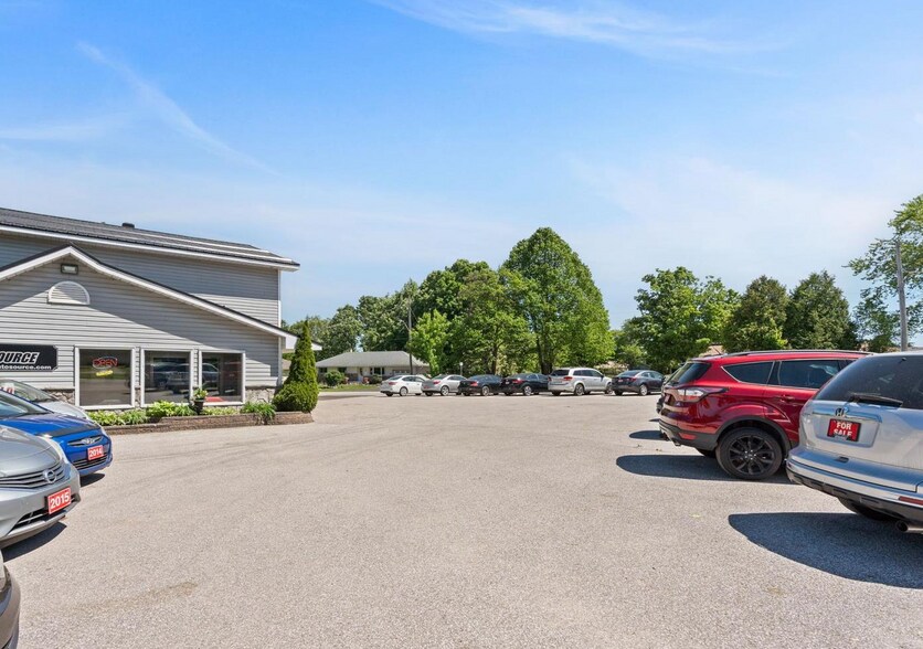 More Photos Of 444 Laclie St, Orillia Auto Dealership For Sale
