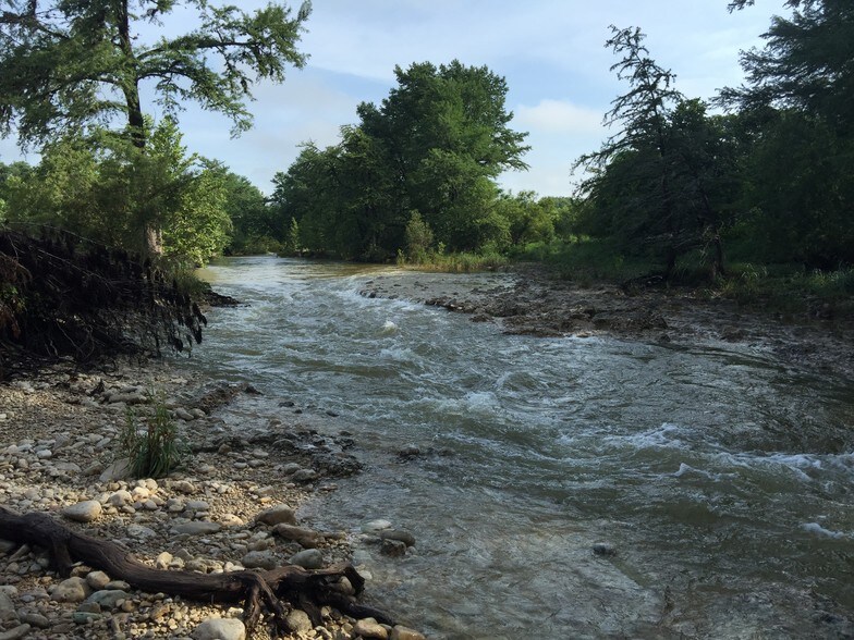 More Photos Of 7070 S US Highway 83, Concan Hotel For Sale