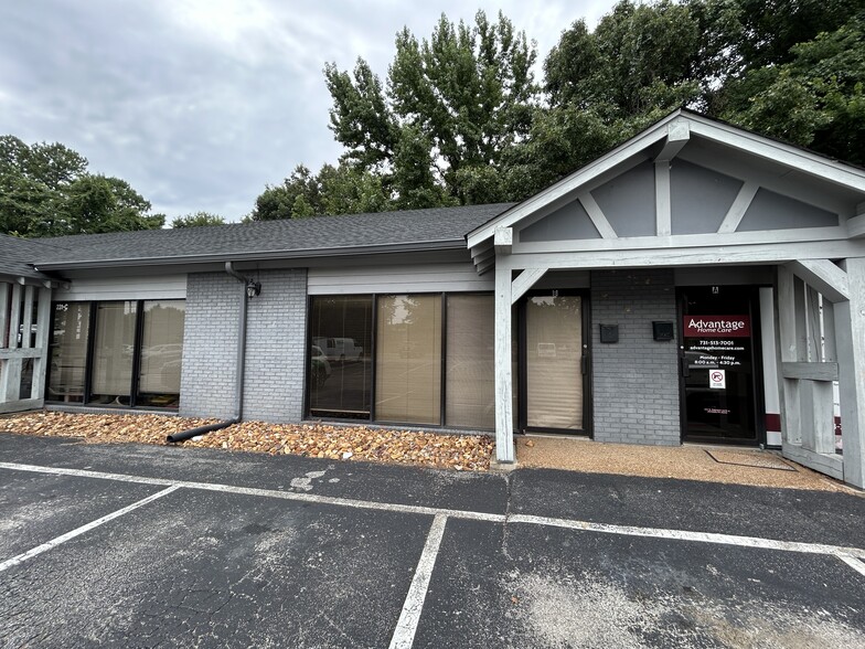 Primary Photo Of 231 N Parkway, Jackson Storefront For Lease