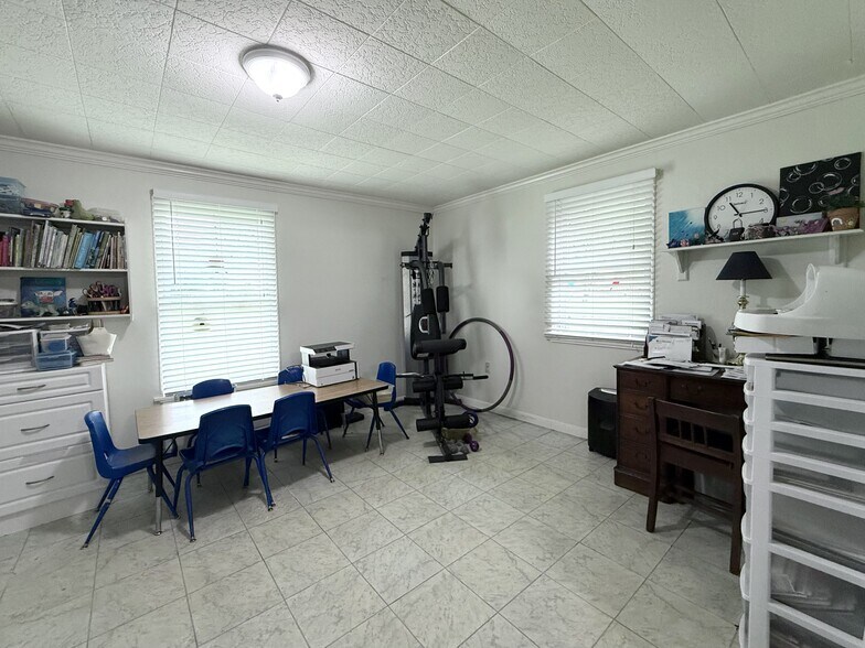 More Photos Of 608 S Pine St, Cabot Flex For Sale