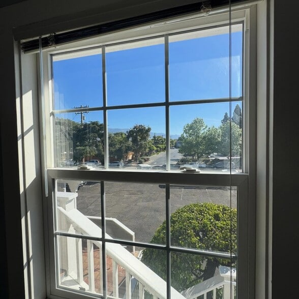 More Photos Of 25 Carlo Dr, Goleta Office Residential For Lease