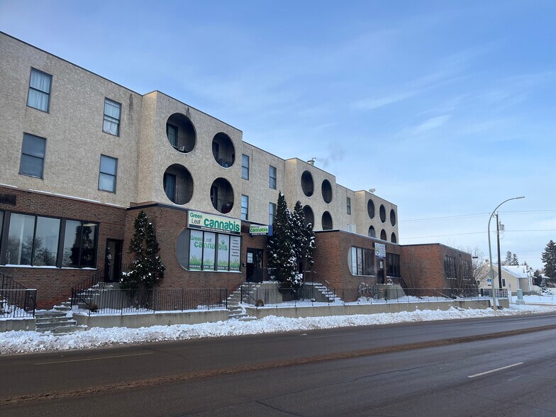 More Photos Of 12046 Fort Rd NW, Edmonton Apartments For Lease