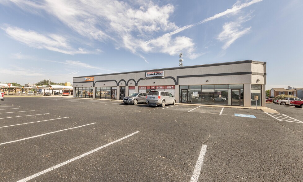 More Photos Of 5718 4th St, Lubbock Unknown For Lease