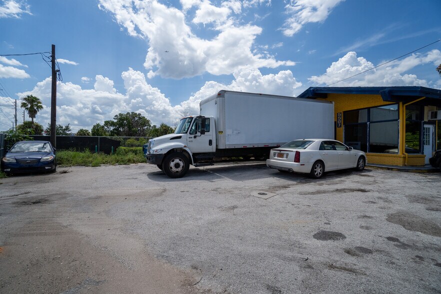 More Photos Of 5507 E Colonial Dr, Orlando Auto Repair For Sale