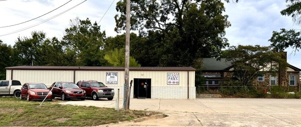 More Photos Of 300 W Broadway St, Morrilton Storefront For Sale