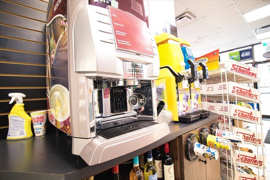 More Photos Of 410 Queen St, Chatham Service Station For Sale