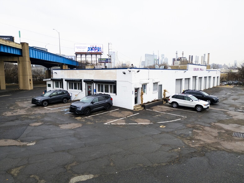 More Photos Of 3111 Grays Ferry Ave, Philadelphia Service For Sale