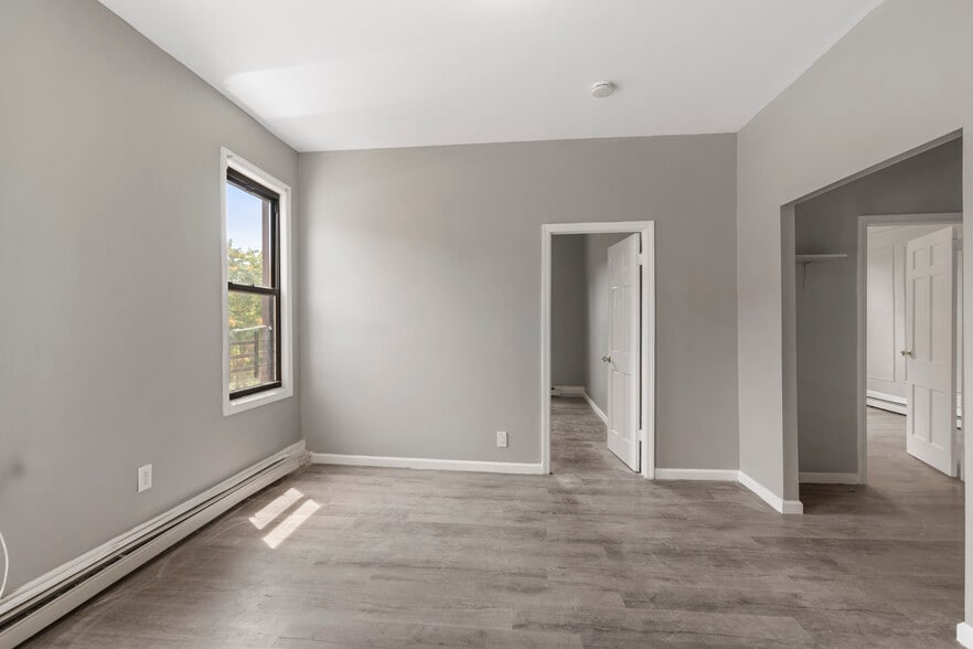 More Photos Of 1711 Zerega Ave, Bronx Coworking Space