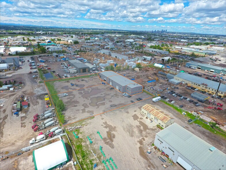 More Photos Of 9605 48th St SE, Calgary Service For Lease