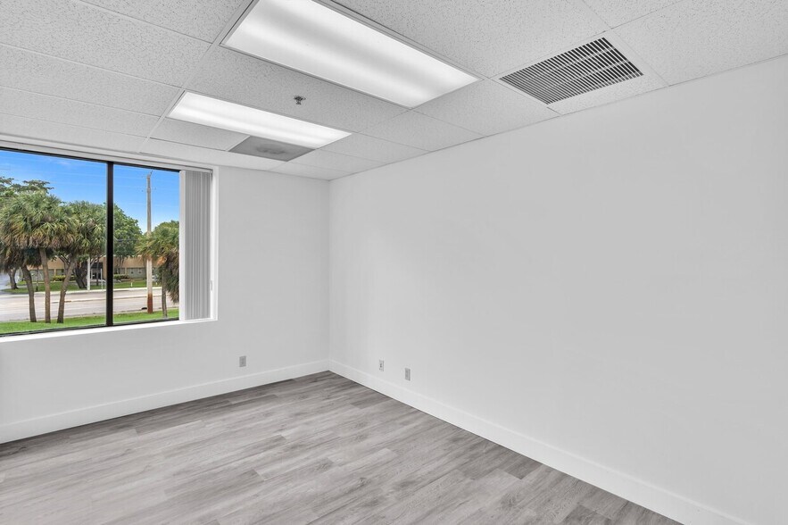 More Photos Of 2900 W Cypress Creek Rd, Fort Lauderdale Office For Sale