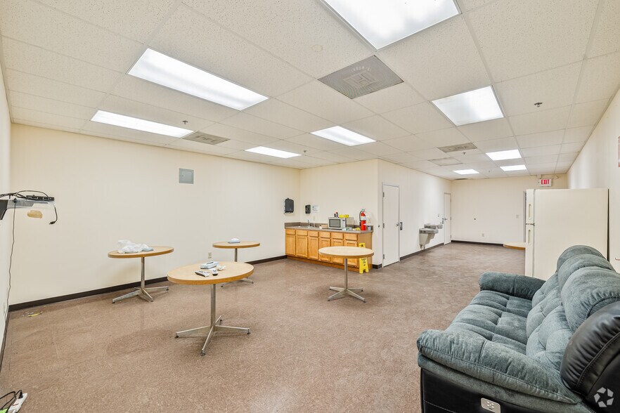 More Photos Of 14140 N Washington Hwy, Ashland Distribution For Lease
