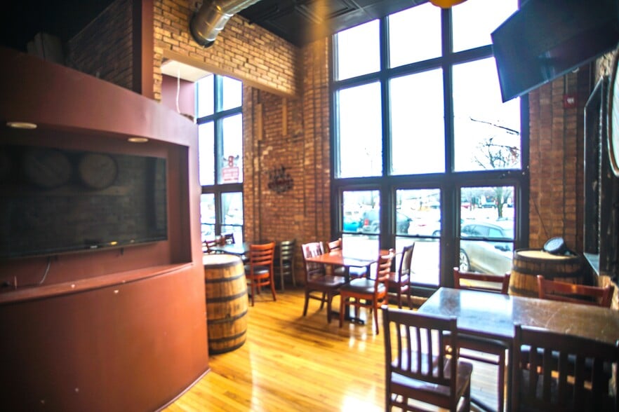 More Photos Of 105 S Cook St, Barrington Restaurant For Sale