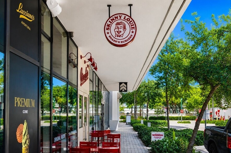 More Photos Of 2920-2950 NE 207th St, Aventura Unknown For Lease