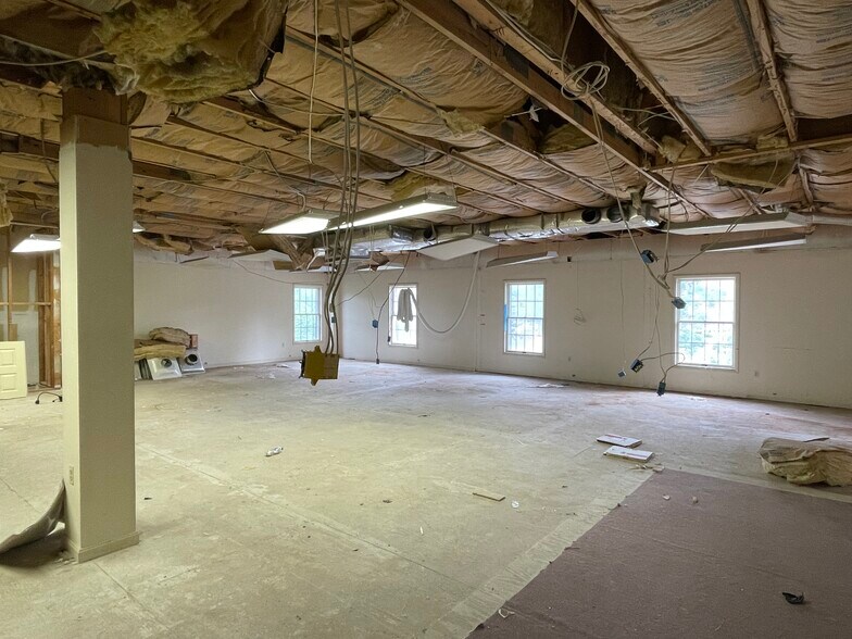 More Photos Of 11355 Pembrooke Sq, Waldorf Medical For Sale