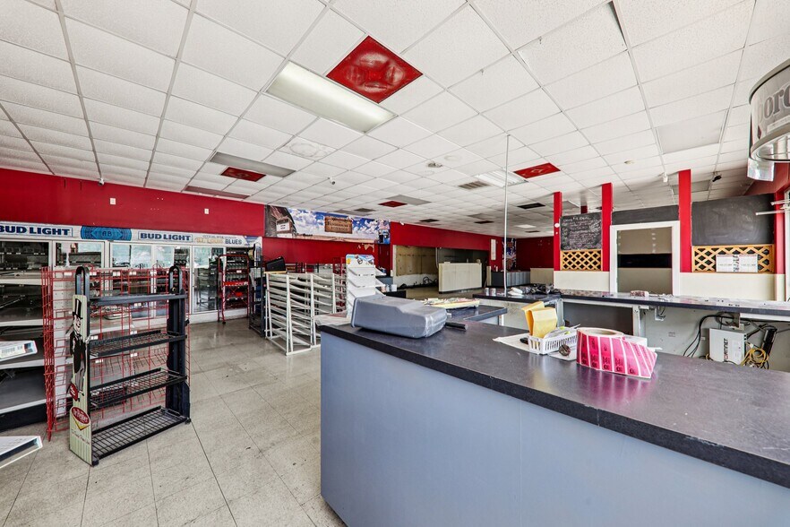 More Photos Of 402 W Johnson St, Pocahontas Flex For Sale