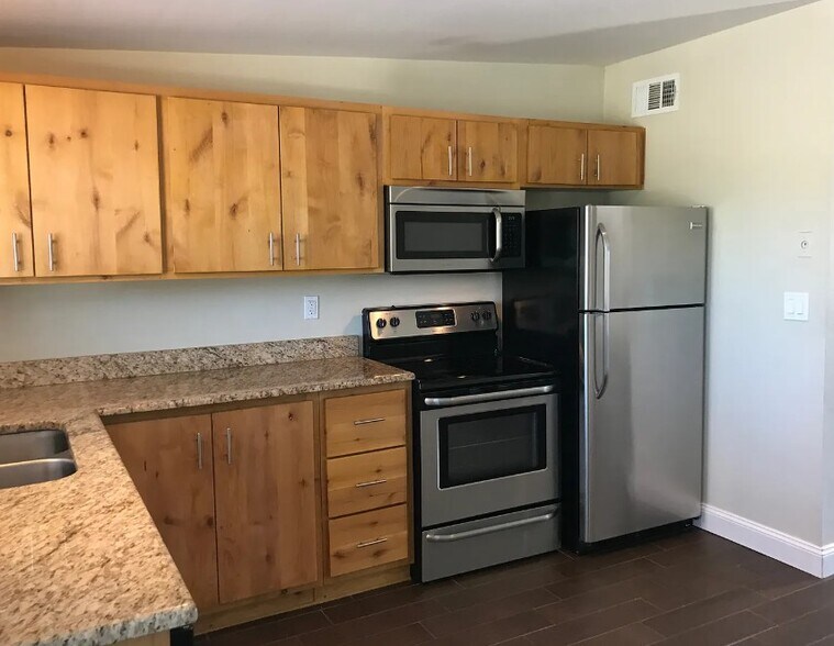 More Photos Of 1002 E Lester St, Tucson Apartments For Sale