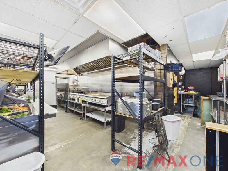More Photos Of 108 W Kansas Ave, Garden City Office For Sale