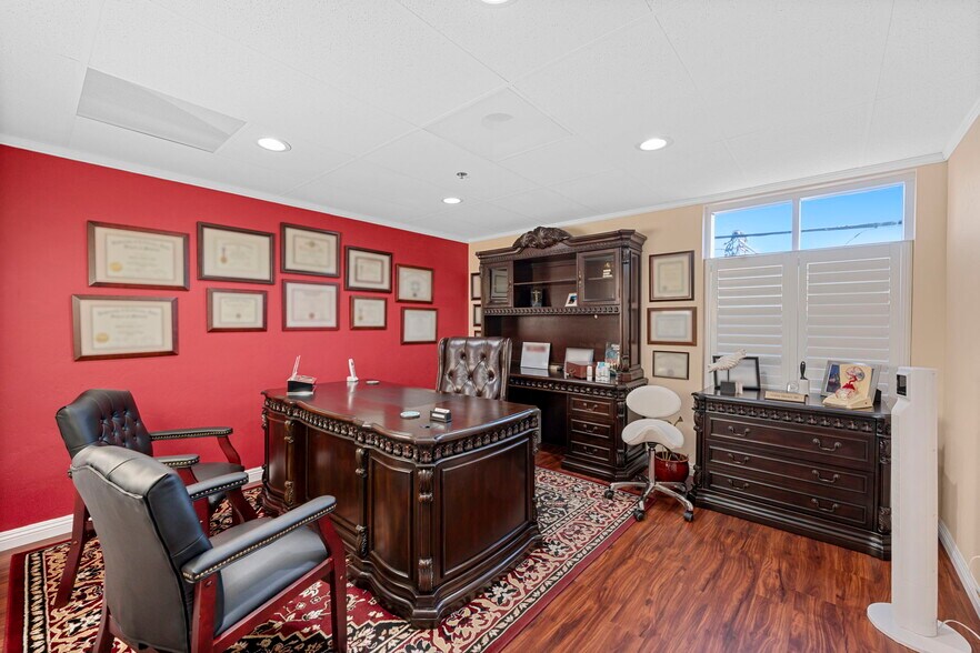 More Photos Of 7514 Girard Ave, La Jolla General Retail For Sale