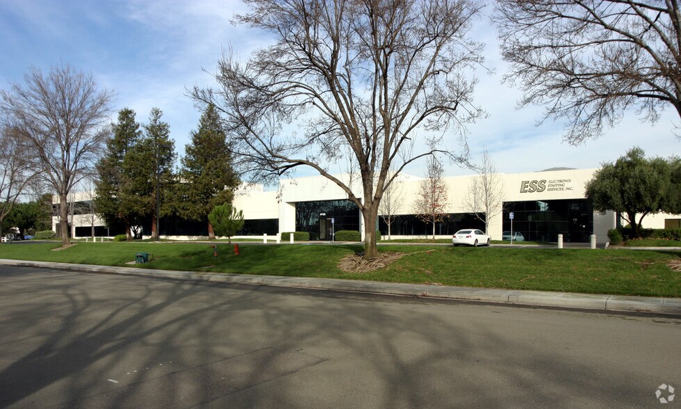 More Photos Of 47092-47132 Mission Falls Ct, Fremont Research And Development For Lease