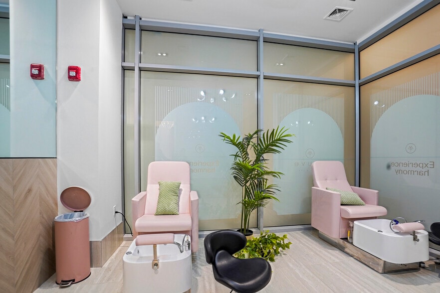 More Photos Of 347 Flushing Ave, Brooklyn Office For Lease