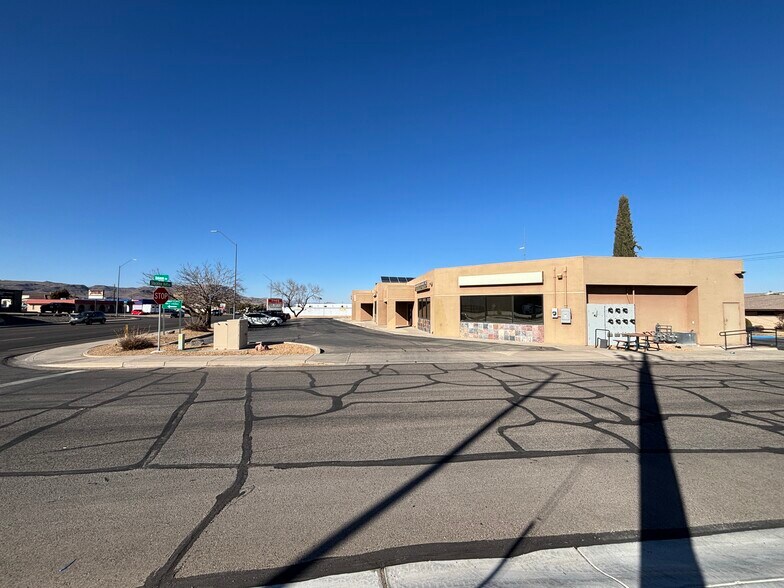 More Photos Of 2002 N Stockton Hill Rd, Kingman Medical For Sale