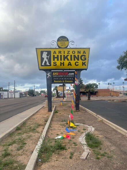 More Photos Of 3244 E Thomas St, Phoenix Freestanding For Sale