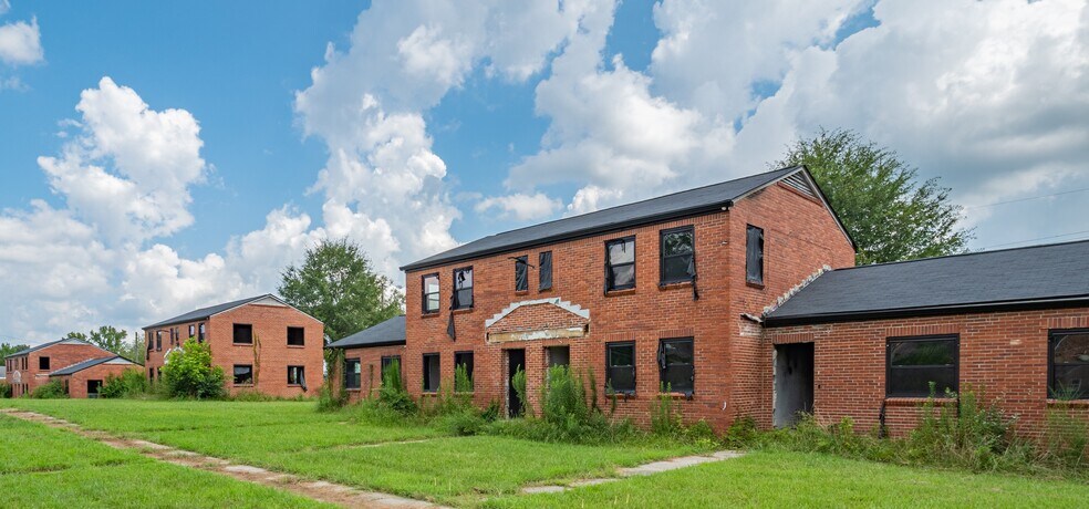 More Photos Of 101 Hillside Cir, Gadsden Apartments For Sale