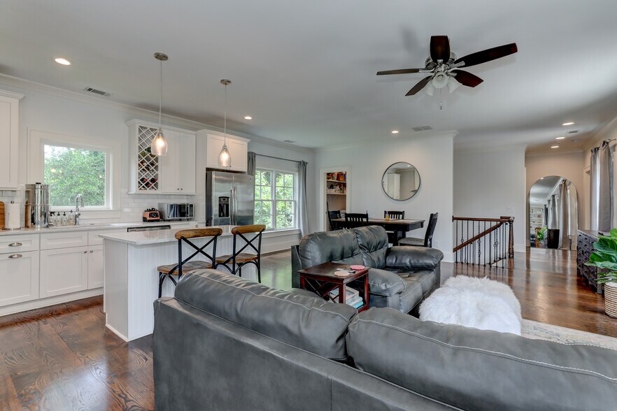 More Photos Of 2972 Lookout Pl NE, Atlanta Office Residential For Sale