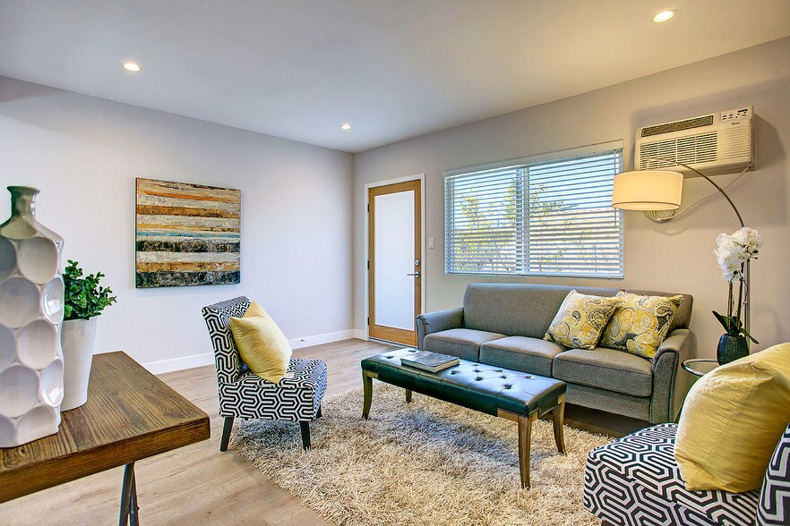 More Photos Of 634 Westminster Ave, Venice Apartments For Sale
