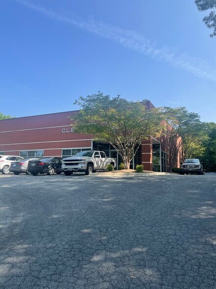 More Photos Of 725 Imperial Ct, Charlotte Warehouse For Lease
