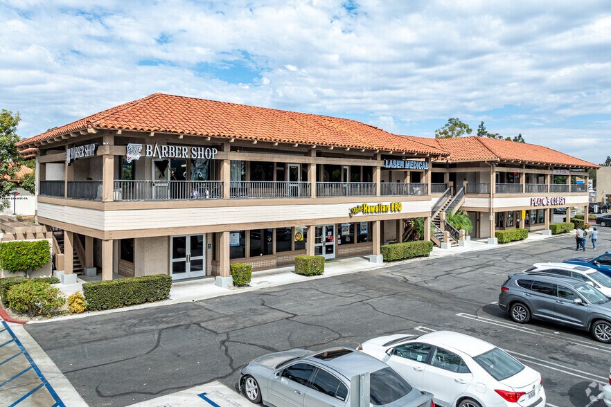More Photos Of 3900-3940 S Bristol St, Santa Ana Unknown For Lease