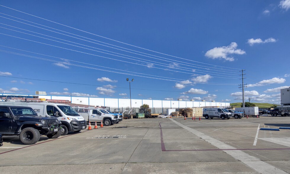 More Photos Of 5101 Florin Perkins Rd, Sacramento Flex For Lease