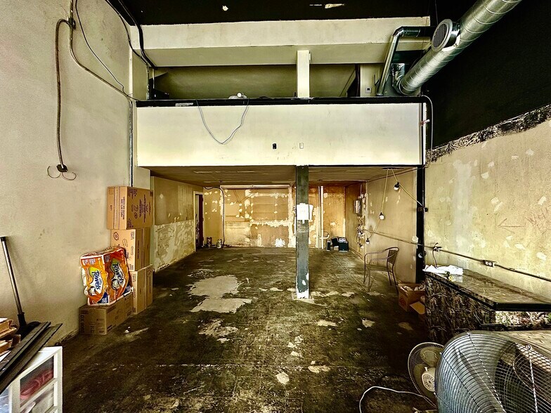 More Photos Of 124 N Main St, Lima Specialty For Sale