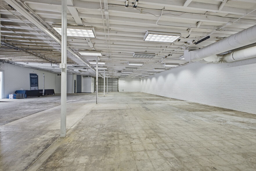 More Photos Of 700-710 W Wilson Ave, Glendale Warehouse For Sale