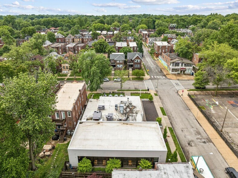 More Photos Of 4175 Shaw Blvd, Saint Louis Restaurant For Sale