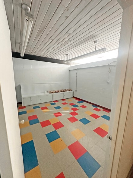 More Photos Of 105 E Martindale Dr, Marshall Religious Facility For Sale