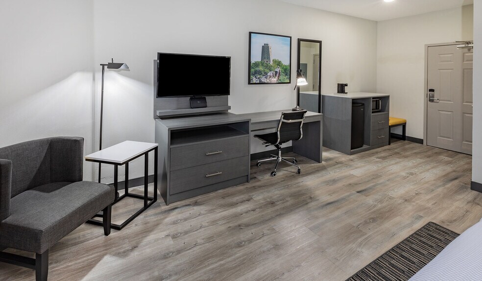 More Photos Of 2602 Rina Park Rd, Ardmore Hotel For Sale